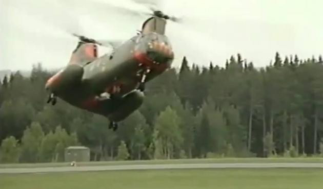 Ένας Σουηδός πιλότος «χορεύει» με ένα CH-46 (βίντεο)